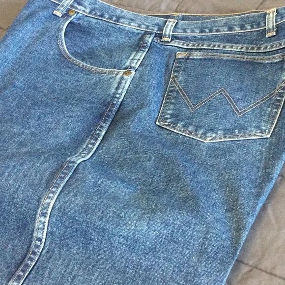 Wrangler Rugged Wear Jeans 48 x 34 - Picture 4 of 11